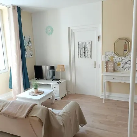 Appartement - Quartier Des Halles Avec Parking