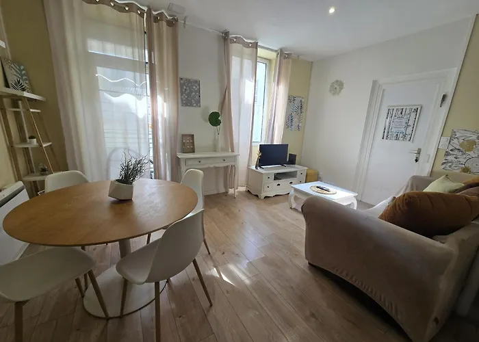 Apartament - Quartier Des Halles Avec Parking